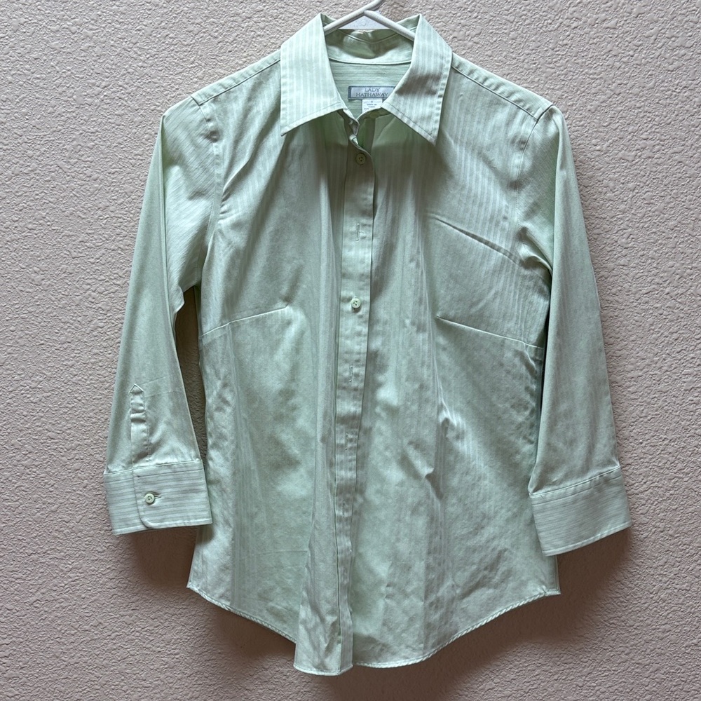 Classic Women’s Dress Shirt - Pale Mint Green